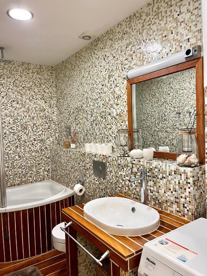 Apartment Delux روفينج المظهر الخارجي الصورة